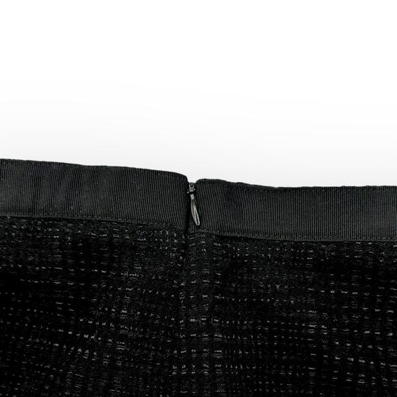 Vince Women's Tweed Mini Skirt Size 6 Black Wool Blend Textured Preppy - Picture 4 of 6